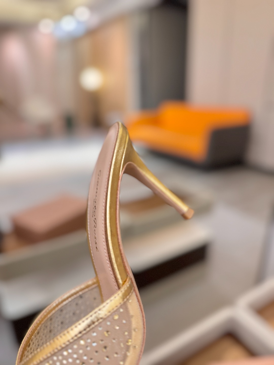 Gianvito rossi 👠拖鞋顶级版本，代购品质！👡施华洛奇水钻尖头高跟拖鞋，宛如从童话中走来的仙
