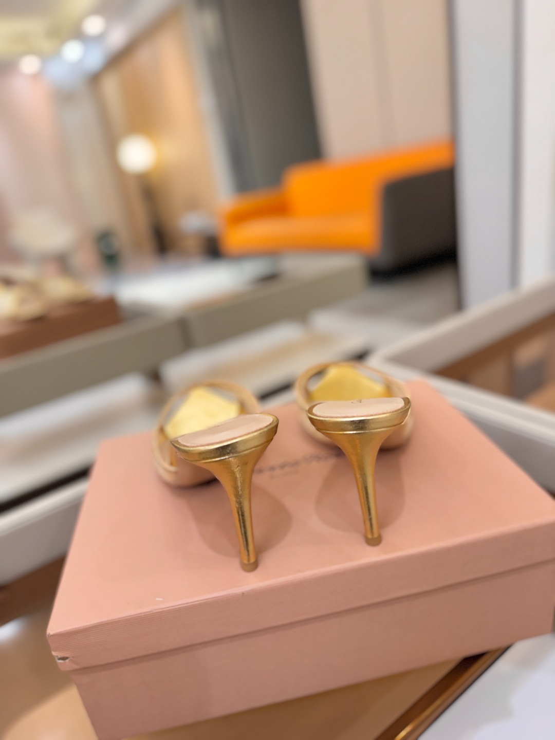 Gianvito rossi 👠拖鞋顶级版本，代购品质！👡施华洛奇水钻尖头高跟拖鞋，宛如从童话中走来的仙