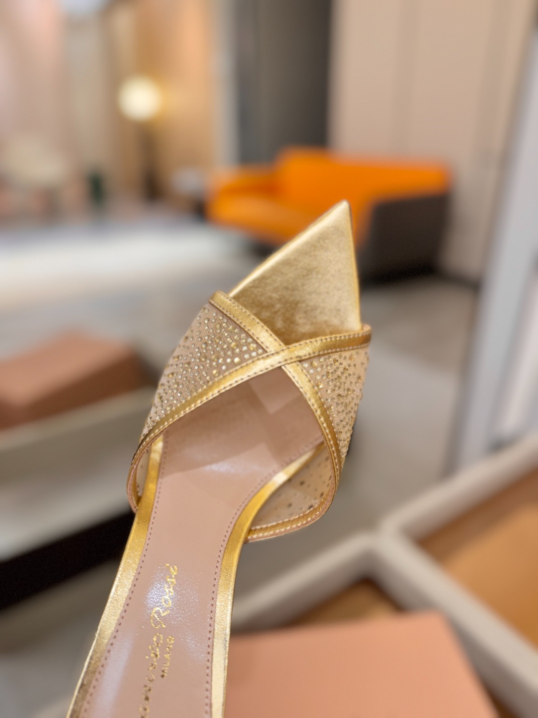 Gianvito rossi 👠拖鞋顶级版本，代购品质！👡施华洛奇水钻尖头高跟拖鞋，宛如从童话中走来的仙