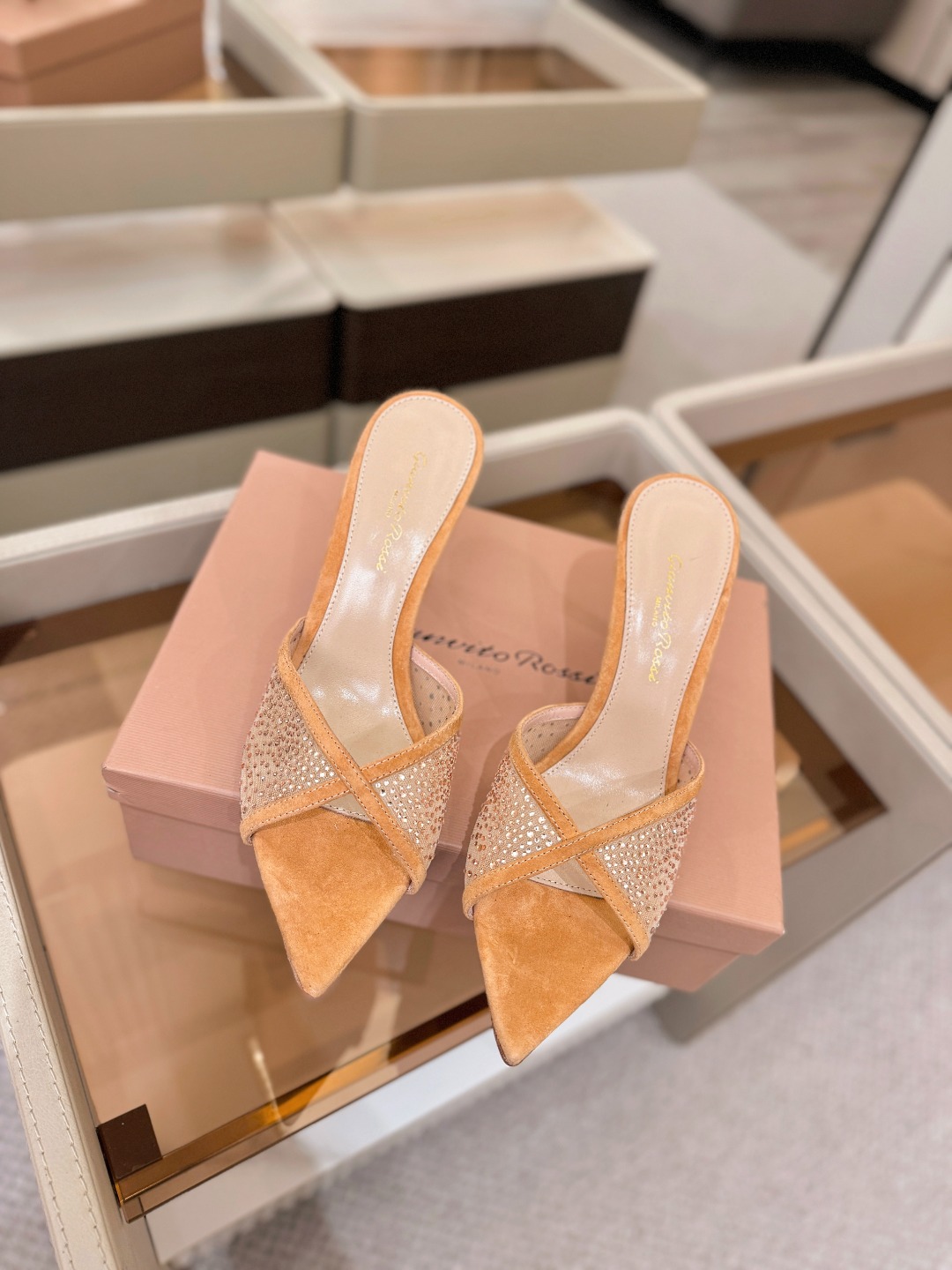 Gianvito rossi 👠拖鞋顶级版本，代购品质！👡施华洛奇水钻尖头高跟拖鞋，宛如从童话中走来的仙