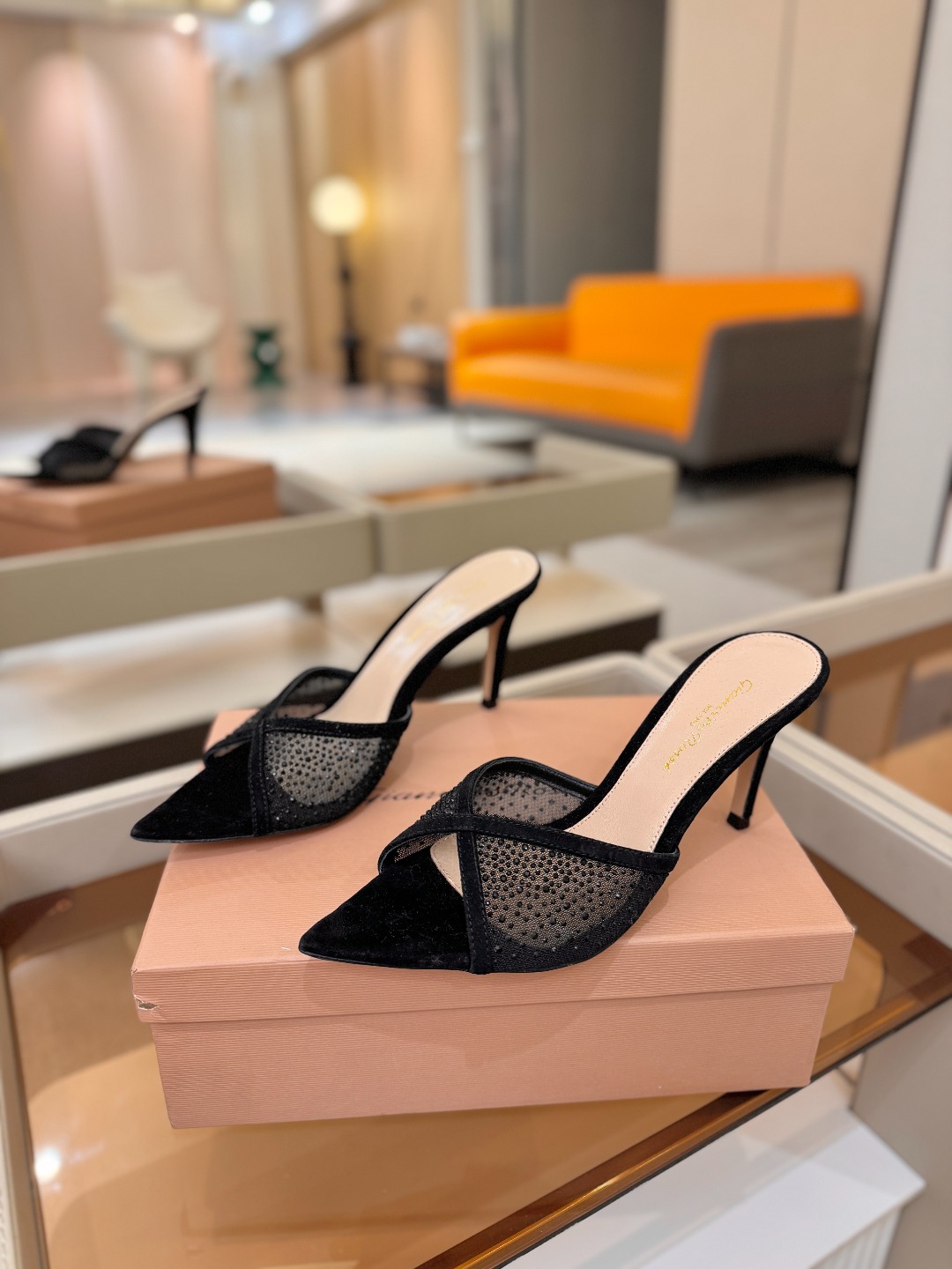 Gianvito rossi 👠拖鞋顶级版本，代购品质！👡施华洛奇水钻尖头高跟拖鞋，宛如从童话中走来的仙