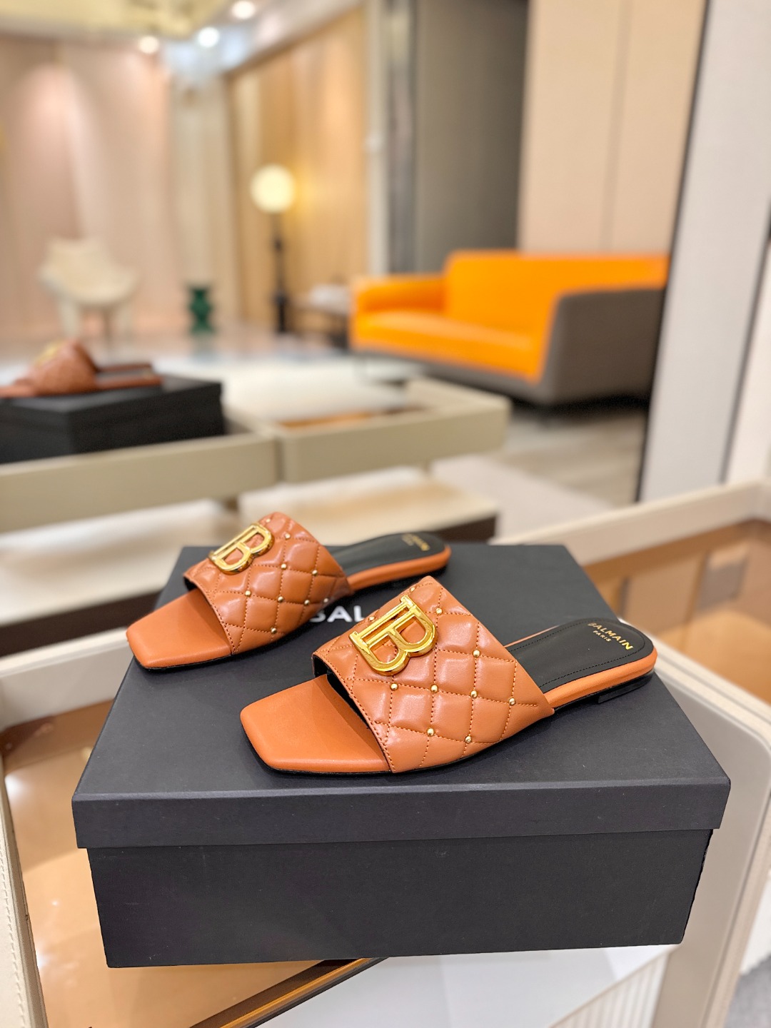 Balmain 巴尔曼 走秀时装平底拖鞋———————————𝘽𝙖𝙡𝙢𝙖𝙞𝙣巴尔曼 愈发別致出众 赶紧来
