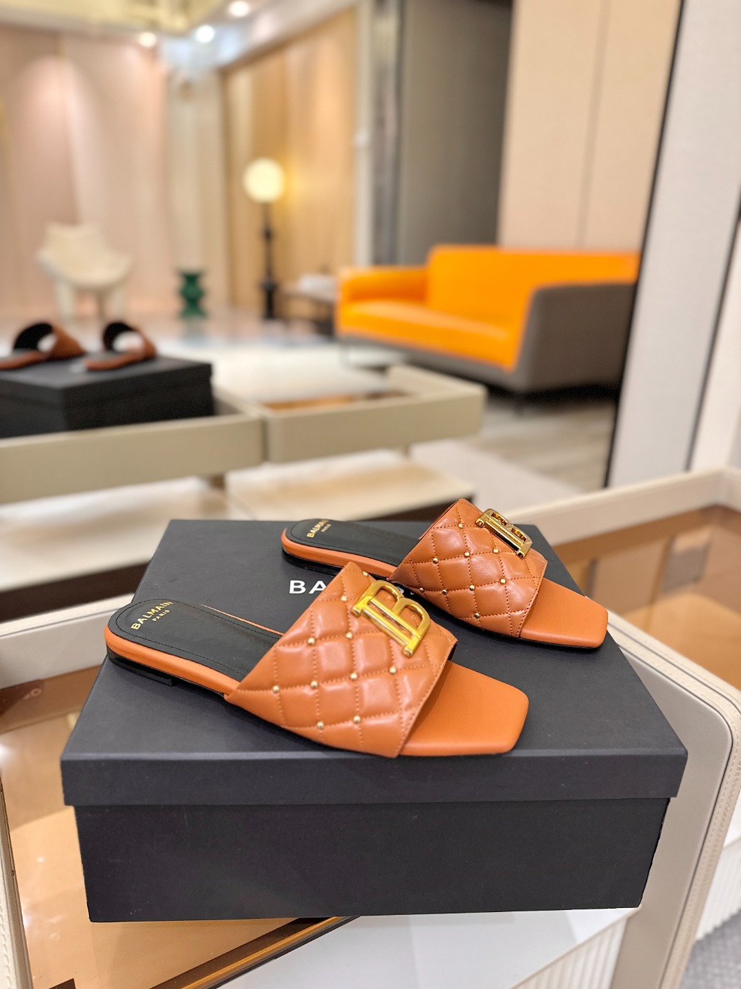 Balmain 巴尔曼 走秀时装平底拖鞋———————————𝘽𝙖𝙡𝙢𝙖𝙞𝙣巴尔曼 愈发別致出众 赶紧来