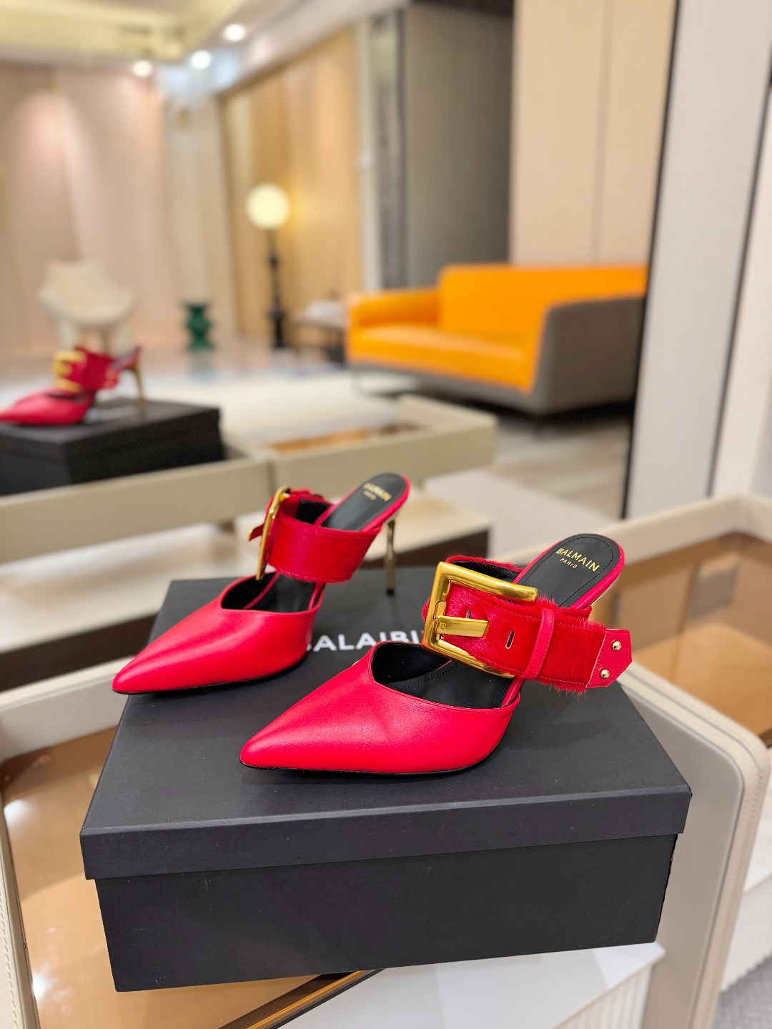 Balmain 巴尔曼 走秀时装高跟拖鞋———————————𝘽𝙖𝙡𝙢𝙖𝙞𝙣巴尔曼 愈发別致出众 赶紧来
