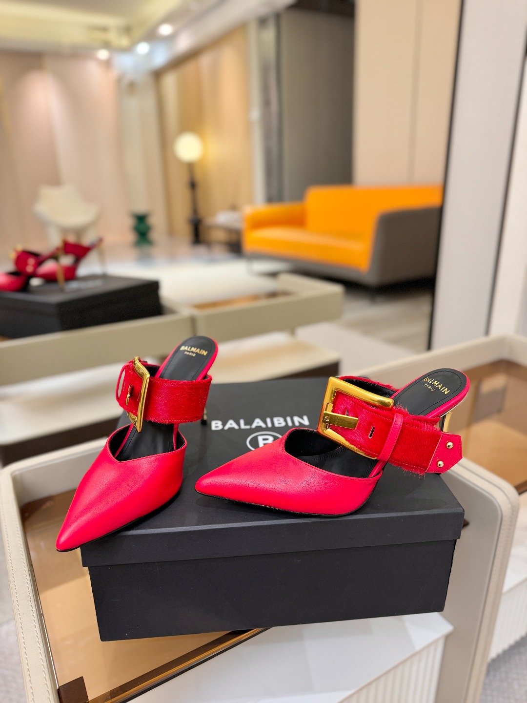 Balmain 巴尔曼 走秀时装高跟拖鞋———————————𝘽𝙖𝙡𝙢𝙖𝙞𝙣巴尔曼 愈发別致出众 赶紧来