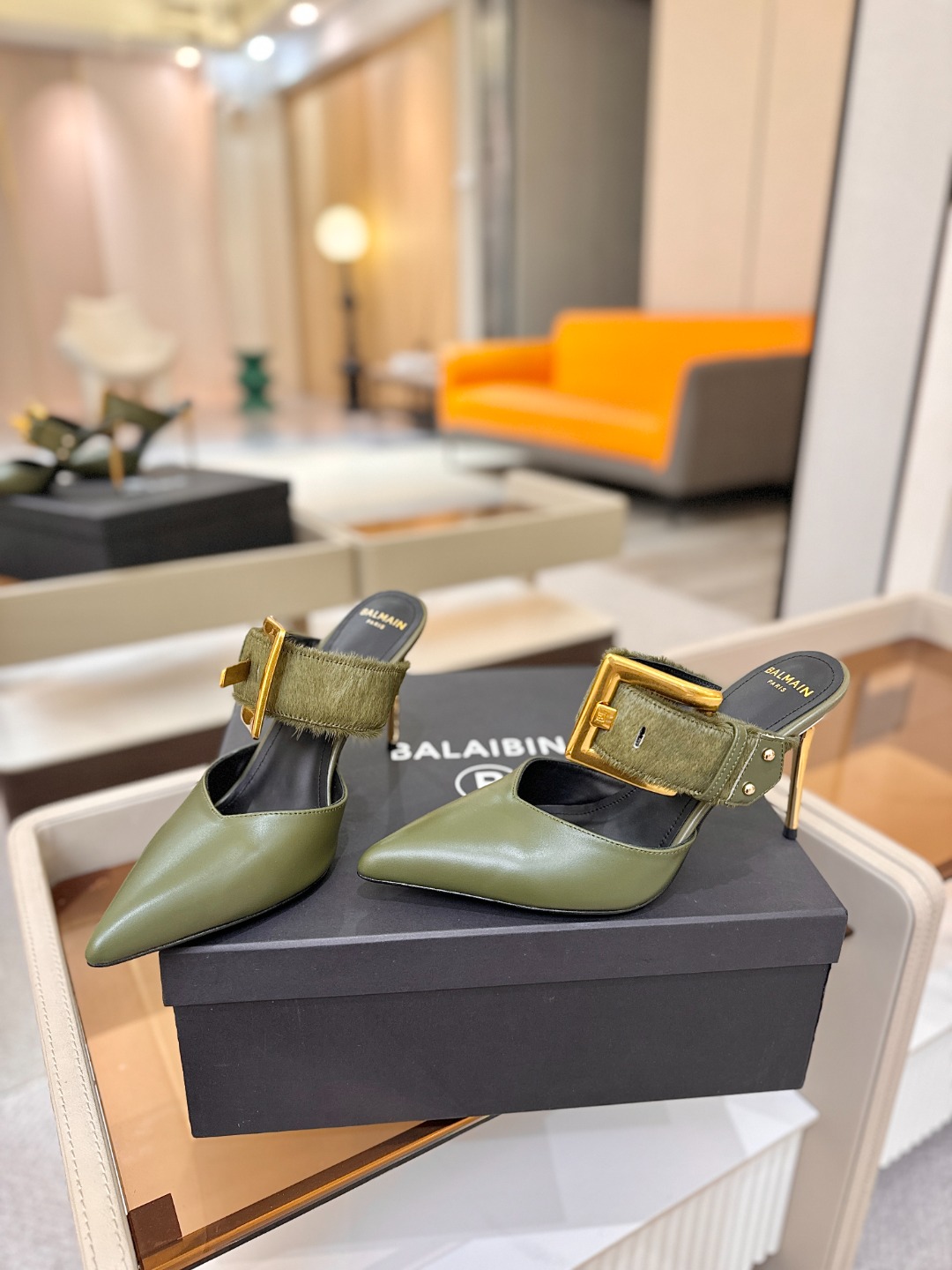 Balmain 巴尔曼 走秀时装高跟拖鞋———————————𝘽𝙖𝙡𝙢𝙖𝙞𝙣巴尔曼 愈发別致出众 赶紧来