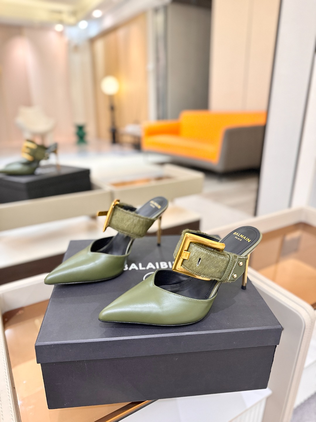 Balmain 巴尔曼 走秀时装高跟拖鞋———————————𝘽𝙖𝙡𝙢𝙖𝙞𝙣巴尔曼 愈发別致出众 赶紧来