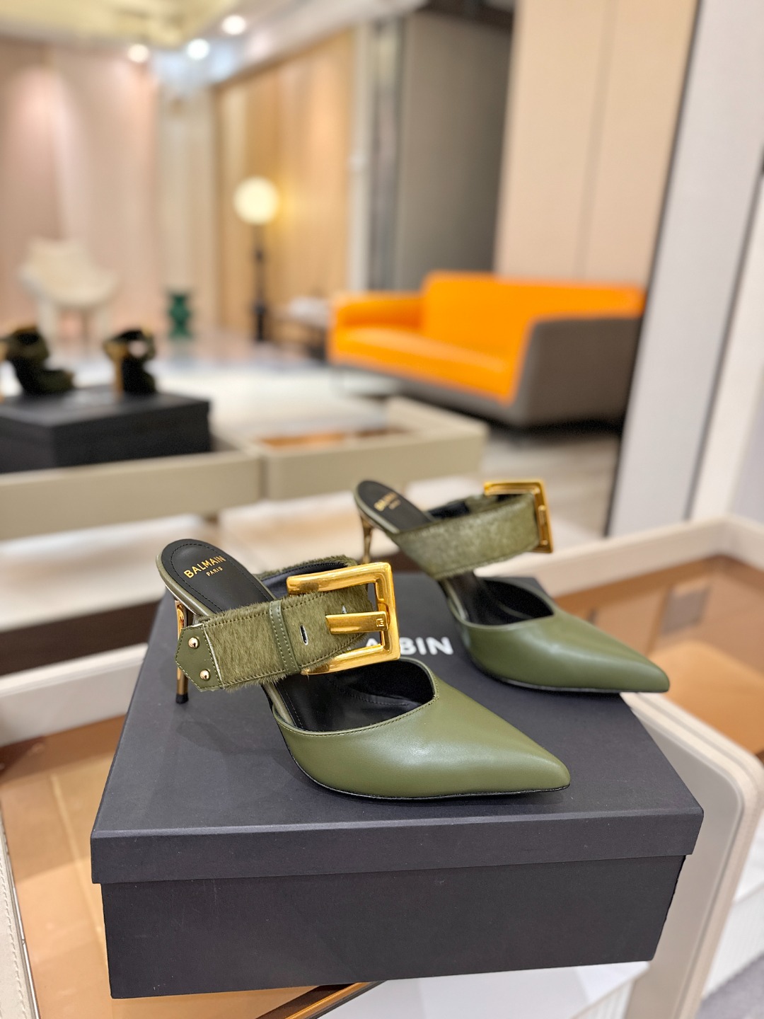 Balmain 巴尔曼 走秀时装高跟拖鞋———————————𝘽𝙖𝙡𝙢𝙖𝙞𝙣巴尔曼 愈发別致出众 赶紧来