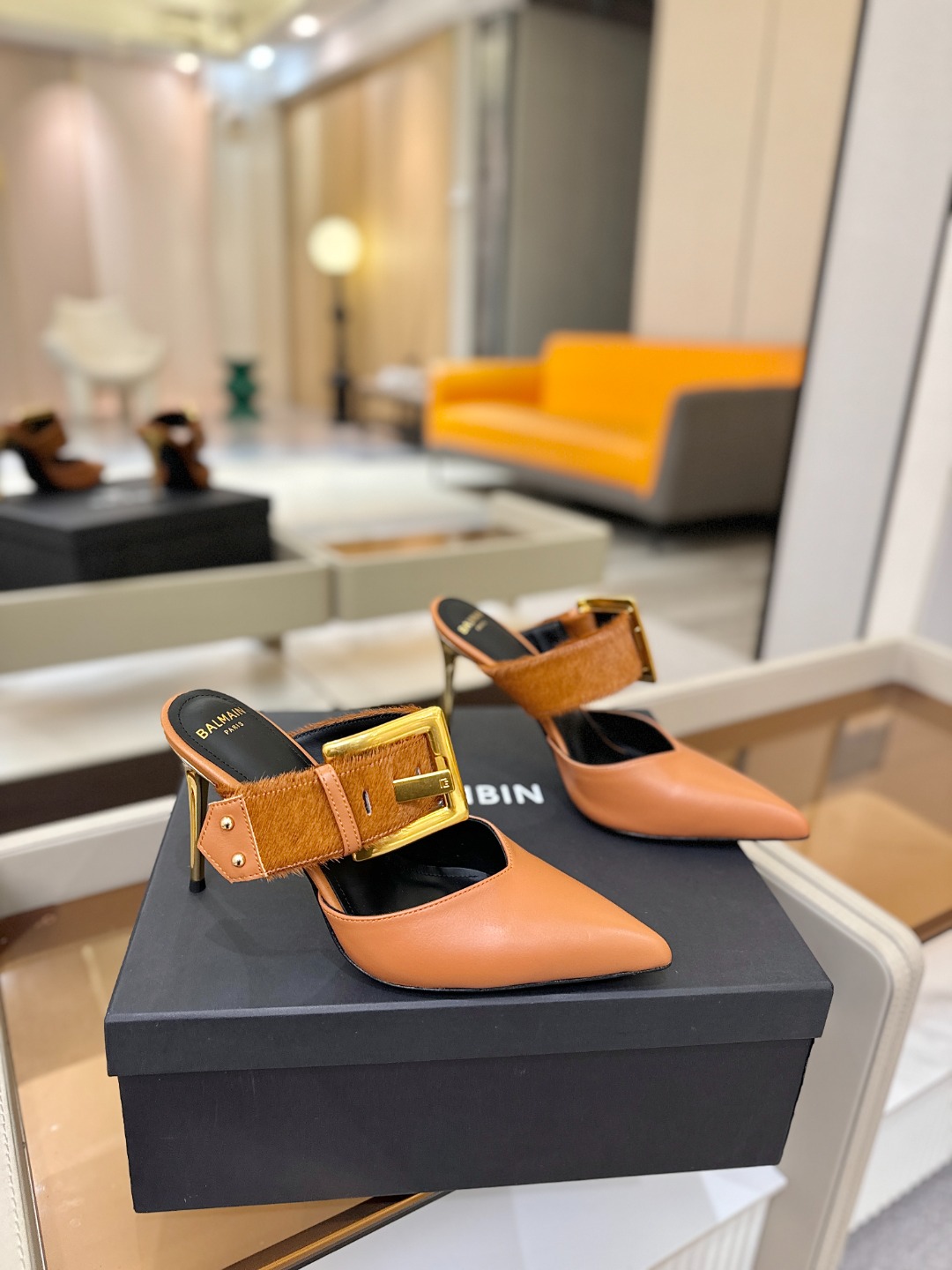 Balmain 巴尔曼 走秀时装高跟拖鞋———————————𝘽𝙖𝙡𝙢𝙖𝙞𝙣巴尔曼 愈发別致出众 赶紧来