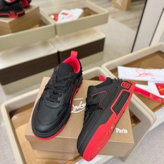 C L 红底鞋上脚舒适 引领时尚 踏入时尚的领地,这双鞋绝对是焦点之作。鞋面沉稳大气,细腻皮革质感十足, C L 红底鞋上脚舒适 引领时尚 踏入时尚的领地,这双鞋绝对是焦点之作。鞋面沉稳大气,细腻皮革质感十足,