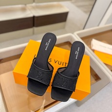 【代购级】、Louis Vuitton官网春夏系列!完美楦型、新品高跟凉鞋🆕、官网同步更新Lv烫钻“lo 【代购级】、Louis Vuitton官网春夏系列!完美楦型、新品高跟凉鞋🆕、官网同步更新Lv烫钻“lo