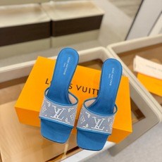 【代购级】、Louis Vuitton官网春夏系列!完美楦型、新品高跟凉鞋🆕、官网同步更新Lv烫钻“lo 【代购级】、Louis Vuitton官网春夏系列!完美楦型、新品高跟凉鞋🆕、官网同步更新Lv烫钻“lo