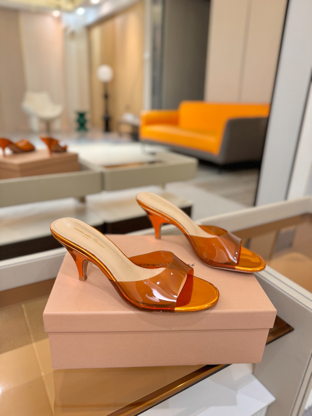Gianvito Rossi 👠胶片拖鞋顶级版本！代购品质！👡圆头高坡跟跟拖鞋，宛如从童话中走来的仙履💖