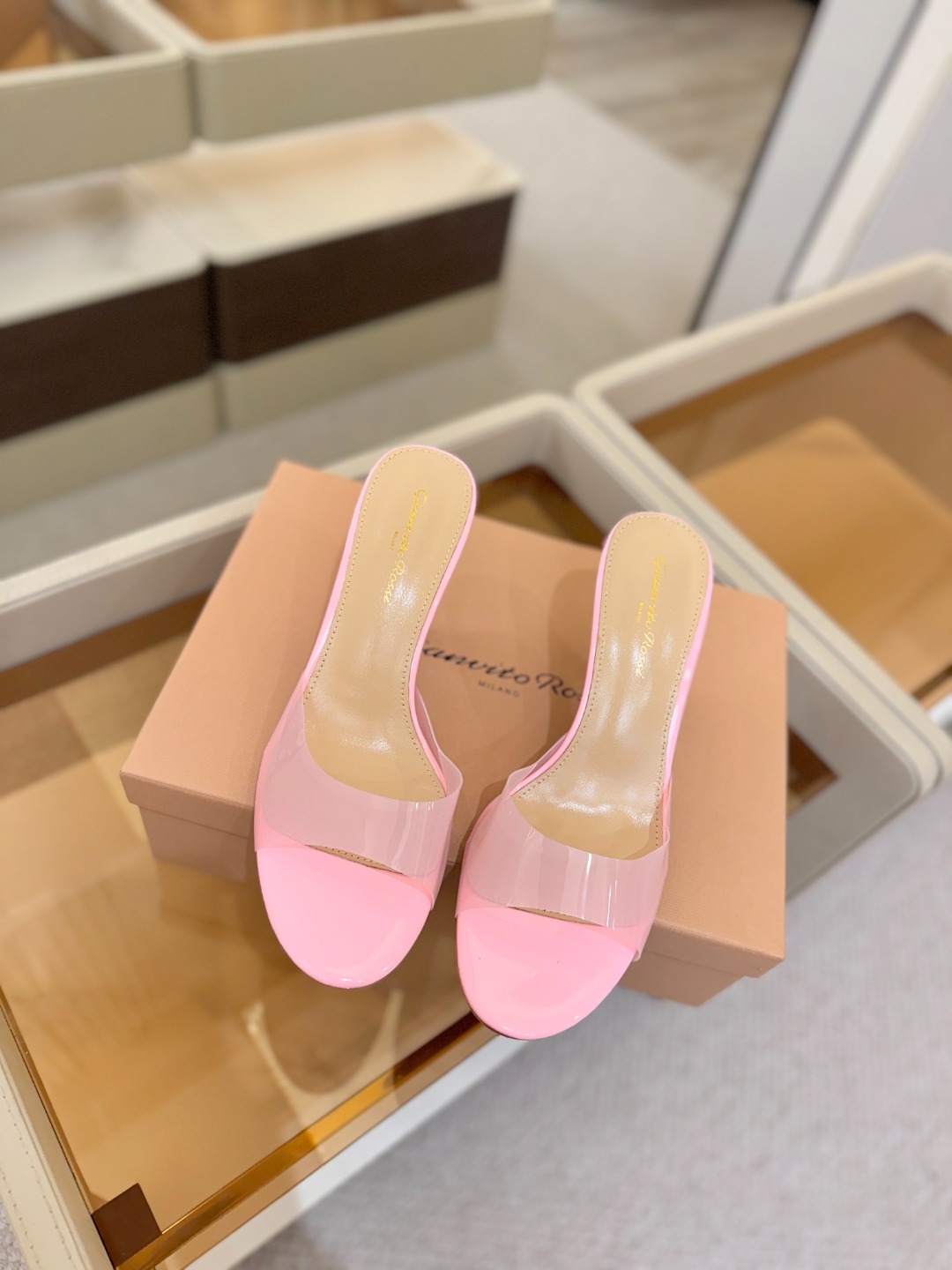 Gianvito Rossi 👠胶片拖鞋顶级版本！代购品质！👡圆头高坡跟跟拖鞋，宛如从童话中走来的仙履💖