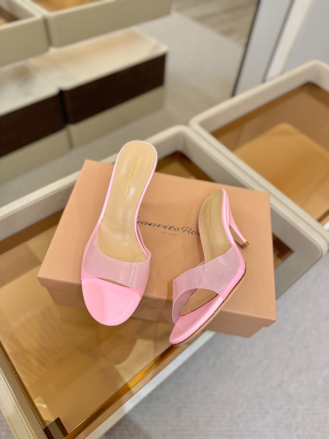 Gianvito Rossi 👠胶片拖鞋顶级版本！代购品质！👡圆头高坡跟跟拖鞋，宛如从童话中走来的仙履💖