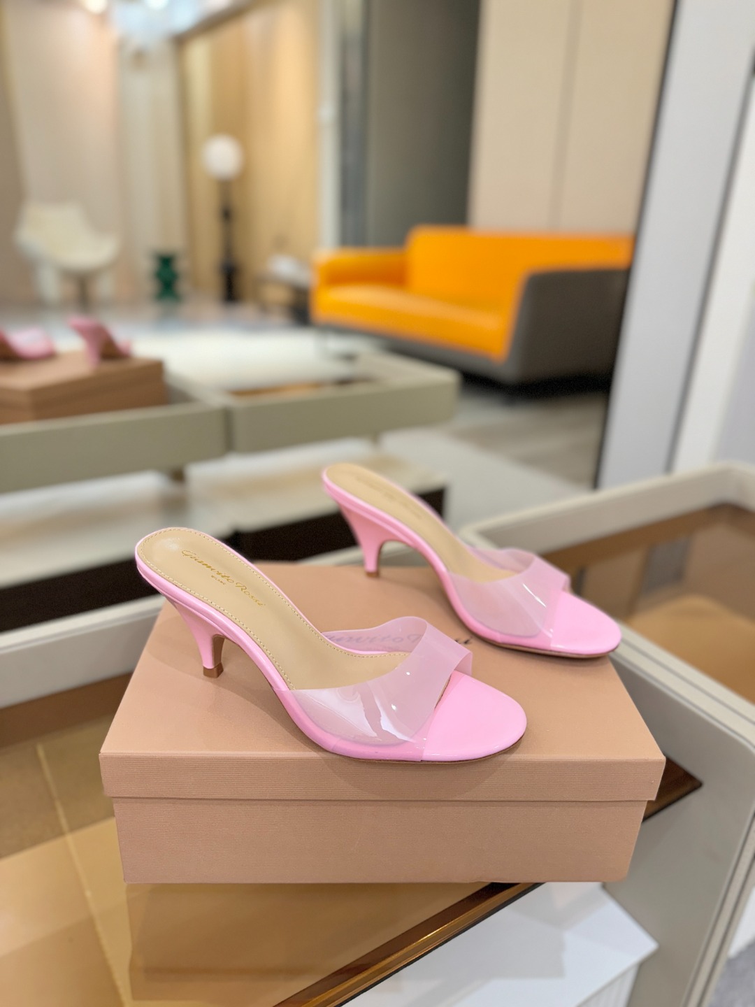 Gianvito Rossi 👠胶片拖鞋顶级版本！代购品质！👡圆头高坡跟跟拖鞋，宛如从童话中走来的仙履💖