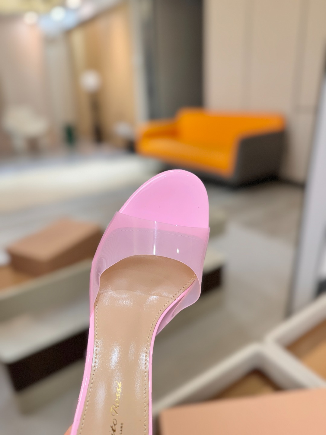 Gianvito Rossi 👠胶片拖鞋顶级版本！代购品质！👡圆头高坡跟跟拖鞋，宛如从童话中走来的仙履💖