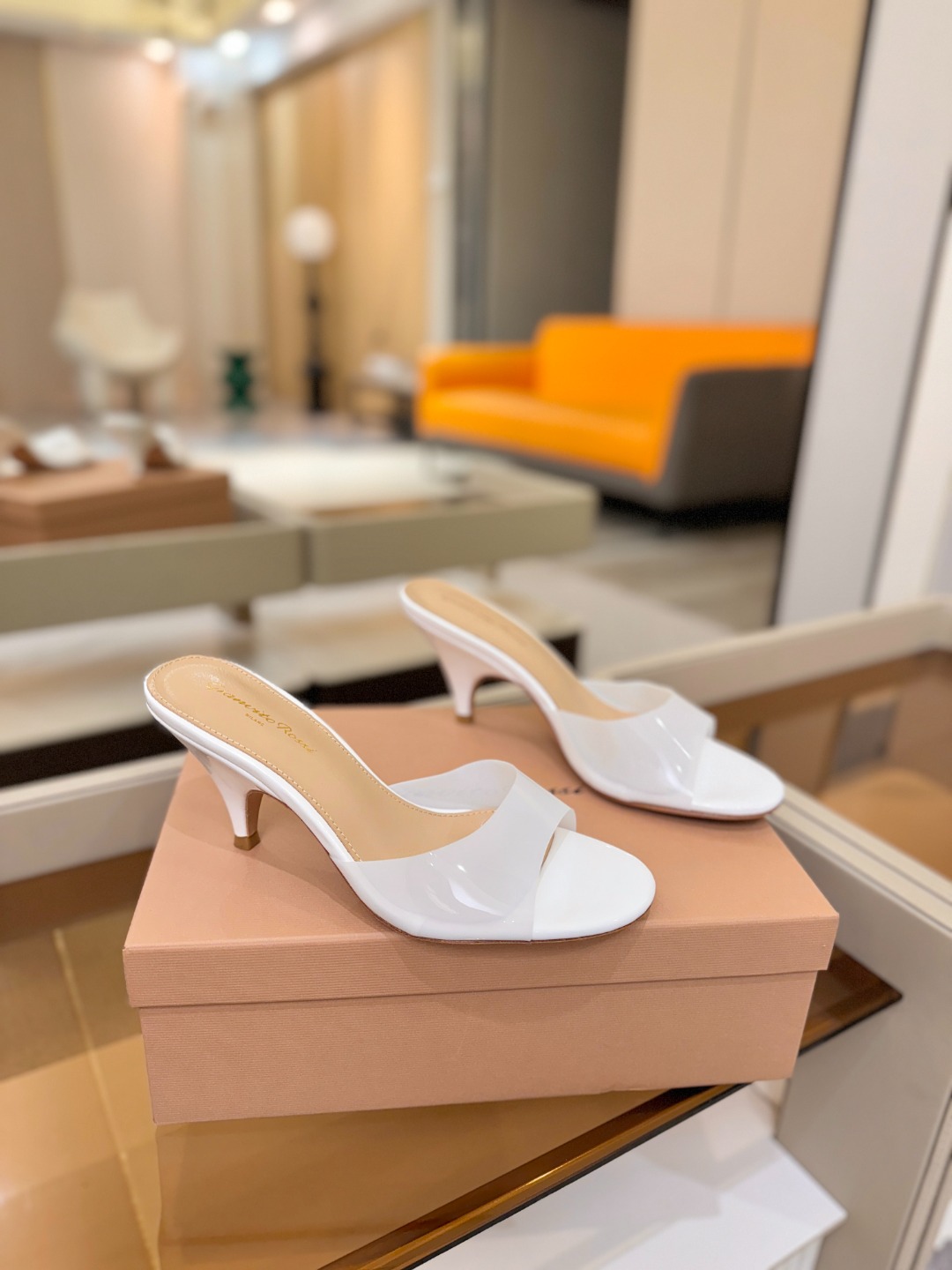 Gianvito Rossi 👠胶片拖鞋顶级版本！代购品质！👡圆头高坡跟跟拖鞋，宛如从童话中走来的仙履💖