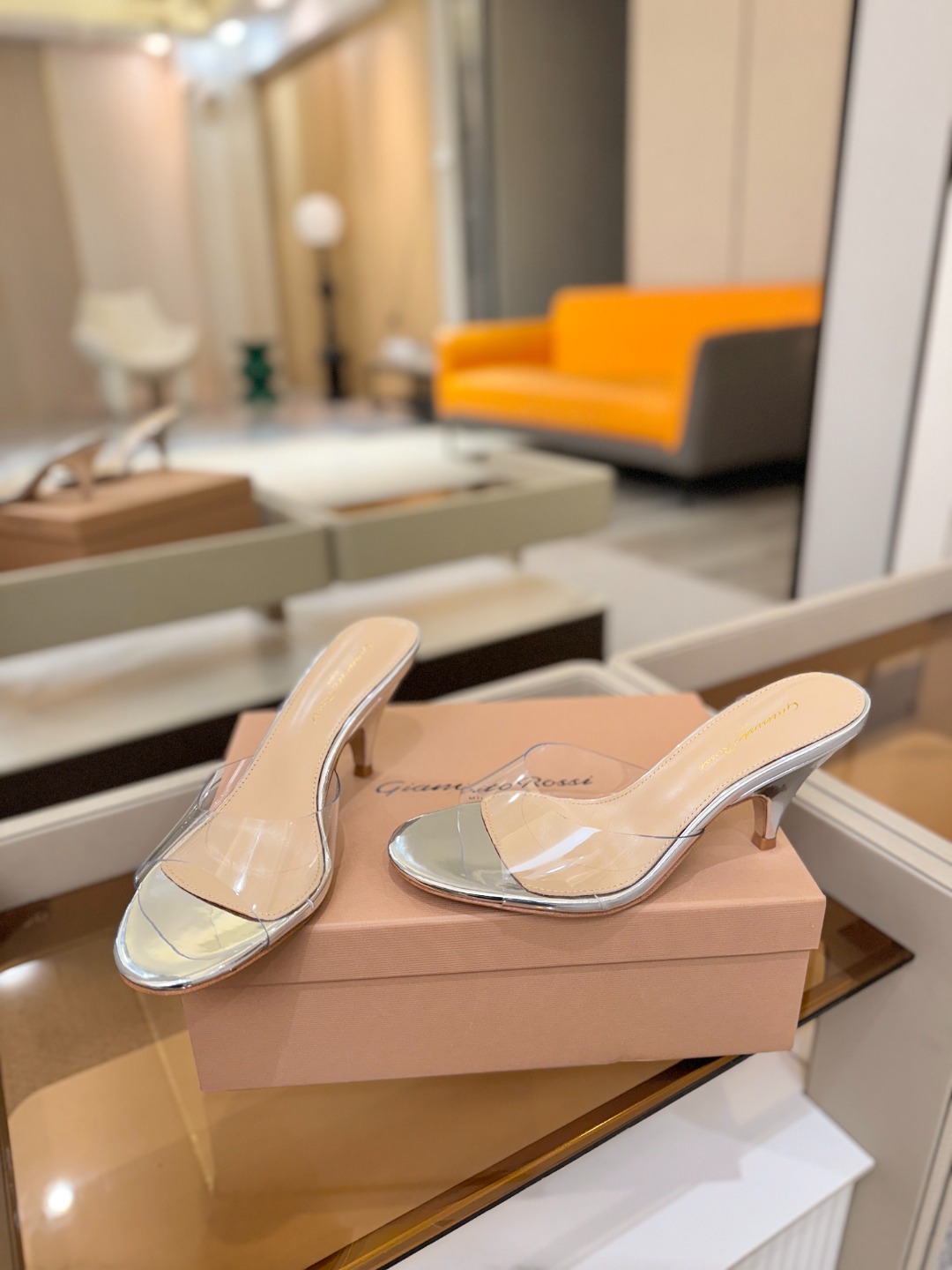 Gianvito Rossi 👠胶片拖鞋顶级版本！代购品质！👡圆头高坡跟跟拖鞋，宛如从童话中走来的仙履💖