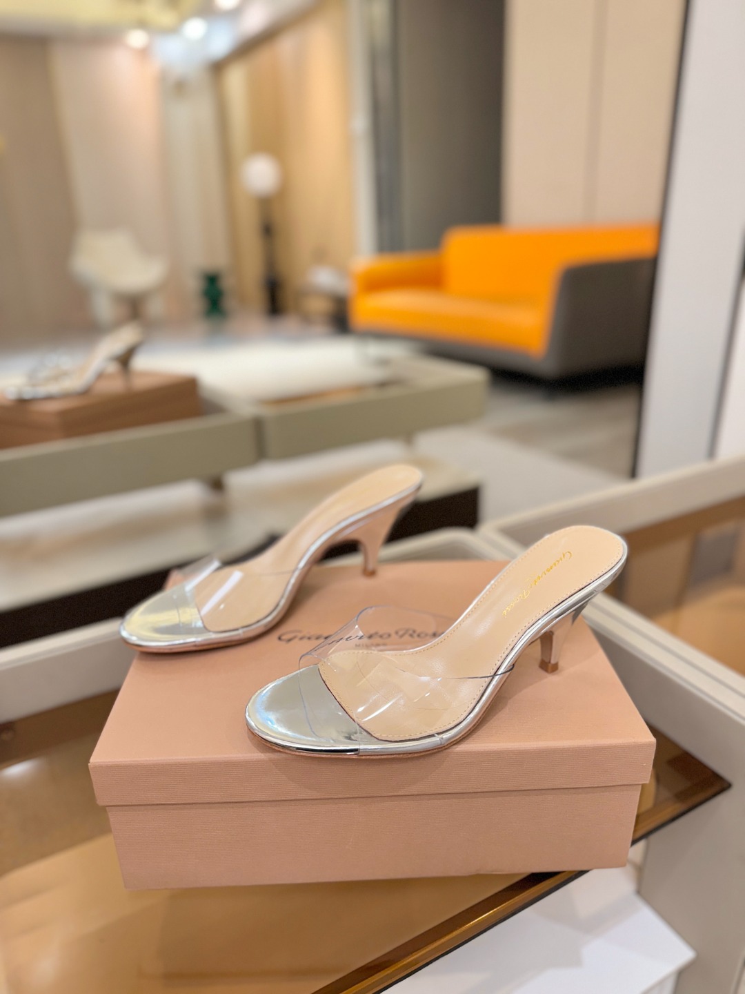Gianvito Rossi 👠胶片拖鞋顶级版本！代购品质！👡圆头高坡跟跟拖鞋，宛如从童话中走来的仙履💖