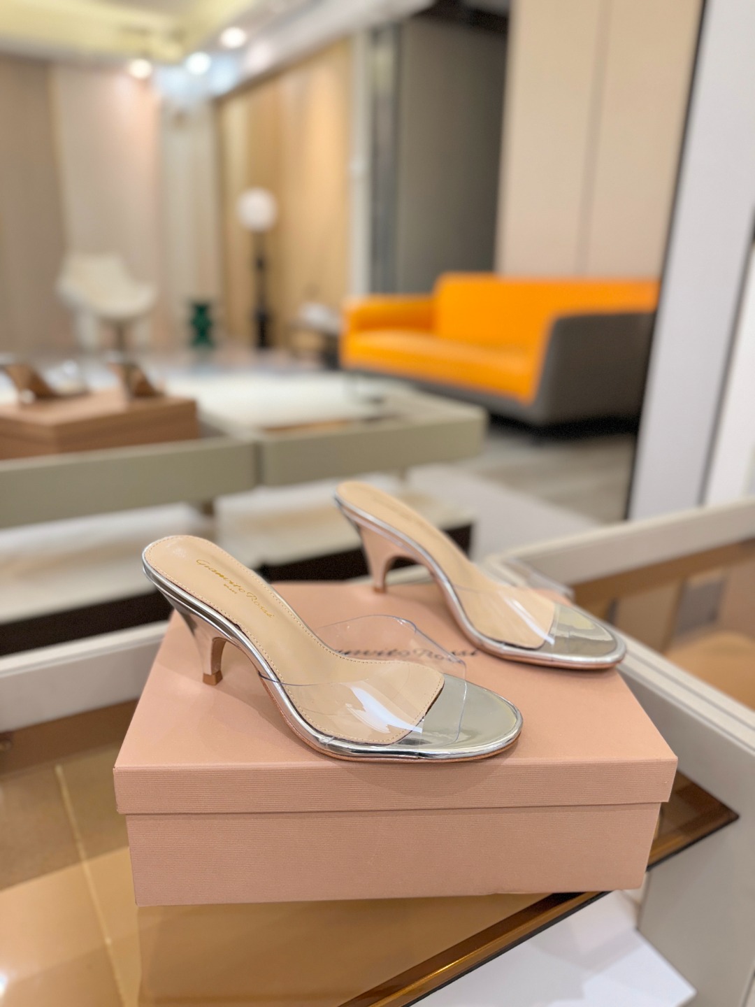 Gianvito Rossi 👠胶片拖鞋顶级版本！代购品质！👡圆头高坡跟跟拖鞋，宛如从童话中走来的仙履💖