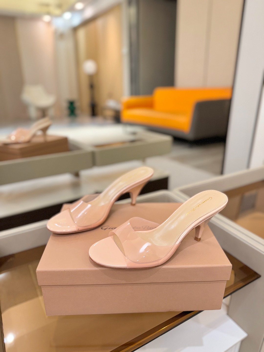 Gianvito Rossi 👠胶片拖鞋顶级版本！代购品质！👡圆头高坡跟跟拖鞋，宛如从童话中走来的仙履💖