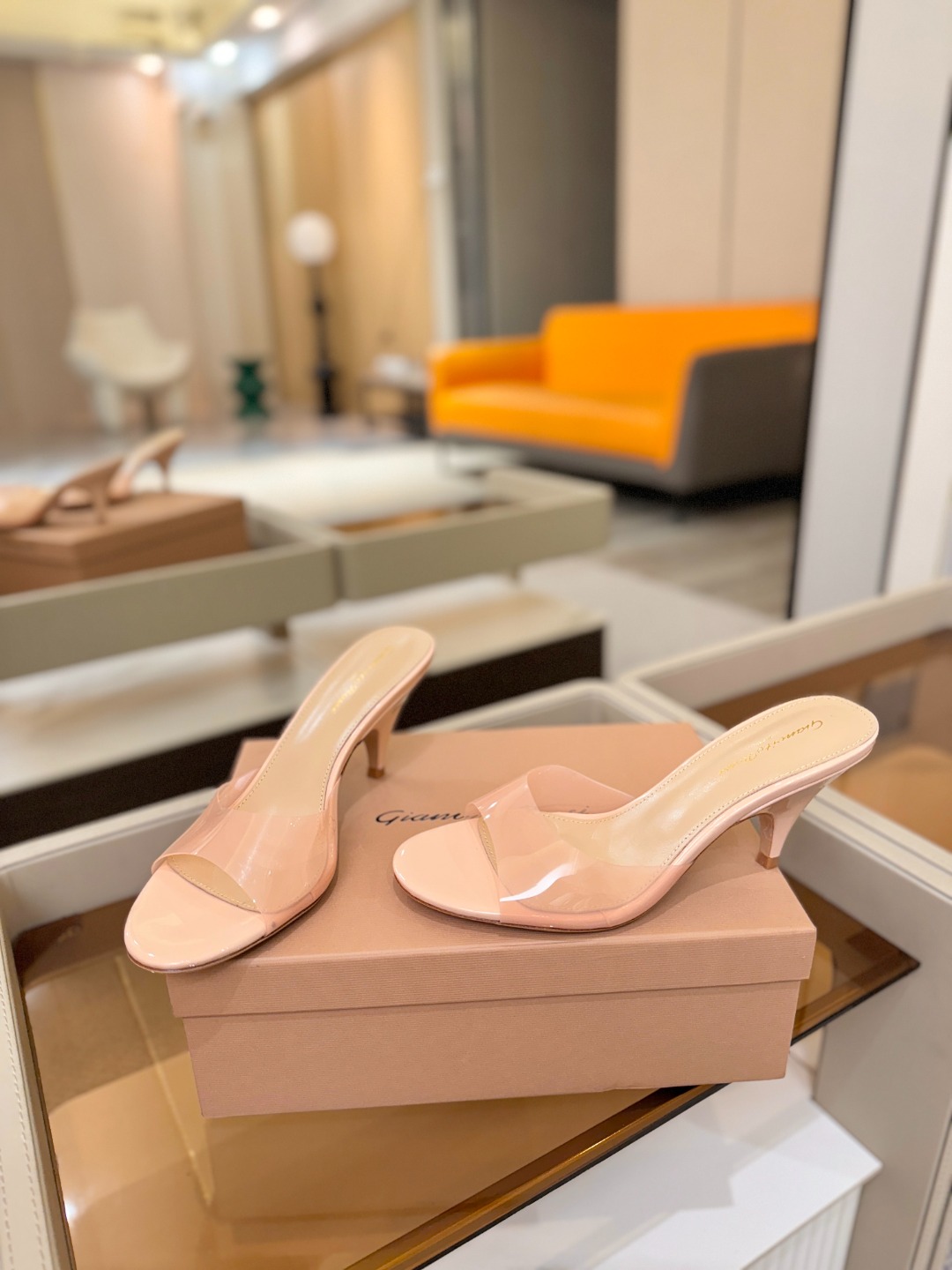 Gianvito Rossi 👠胶片拖鞋顶级版本！代购品质！👡圆头高坡跟跟拖鞋，宛如从童话中走来的仙履💖