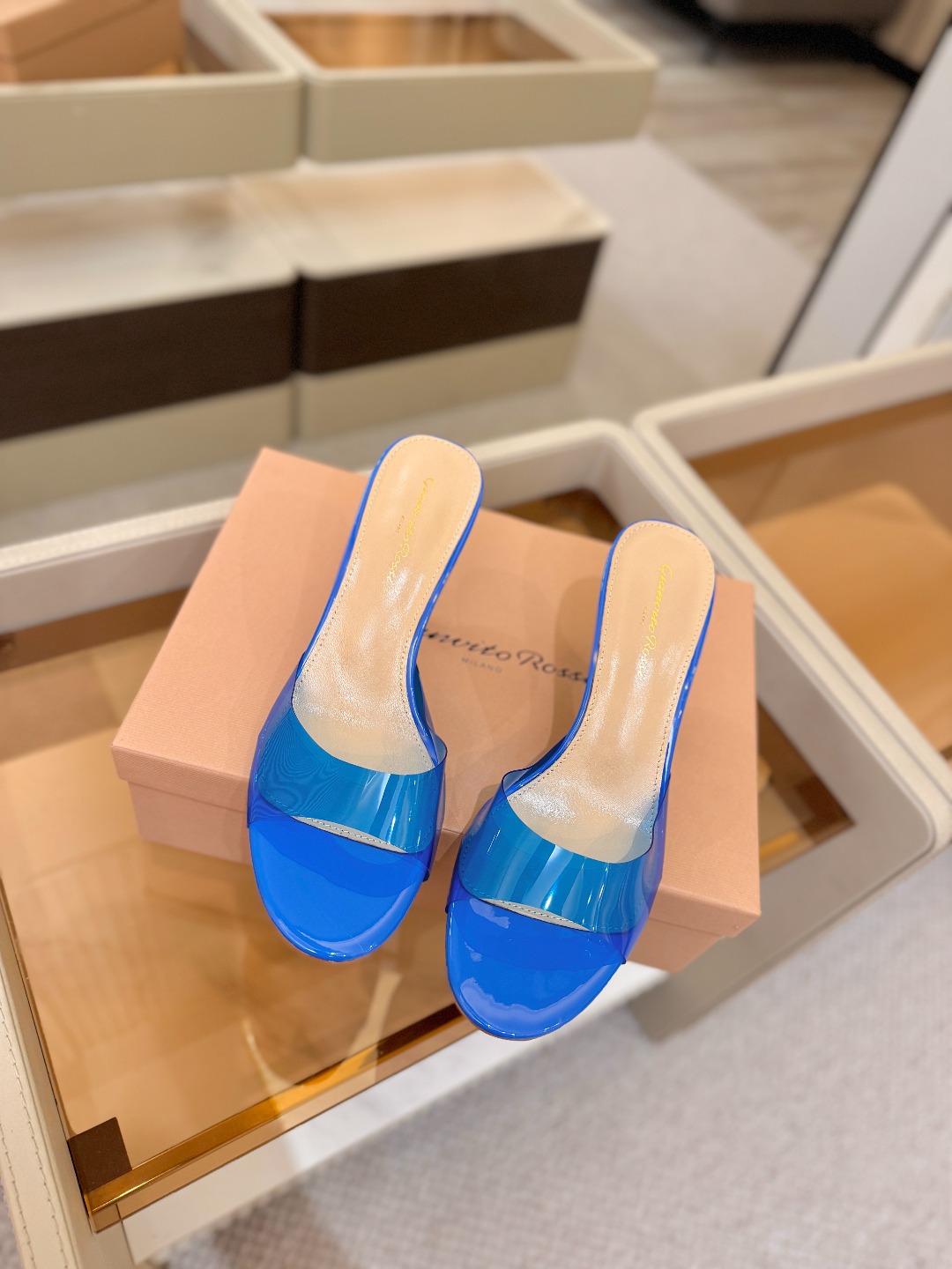 Gianvito Rossi 👠胶片拖鞋顶级版本！代购品质！👡圆头高坡跟跟拖鞋，宛如从童话中走来的仙履💖