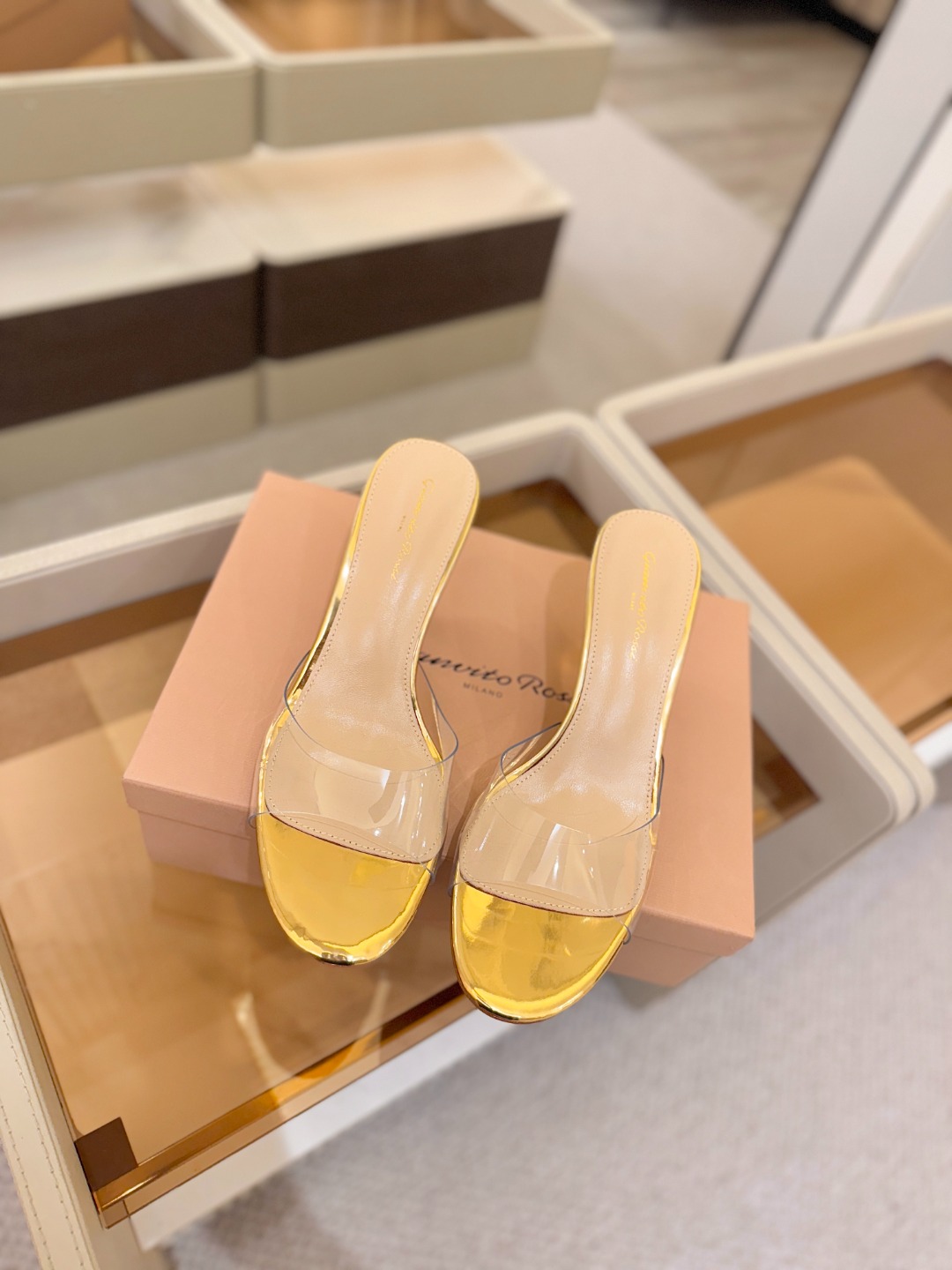 Gianvito Rossi 👠胶片拖鞋顶级版本！代购品质！👡圆头高坡跟跟拖鞋，宛如从童话中走来的仙履💖