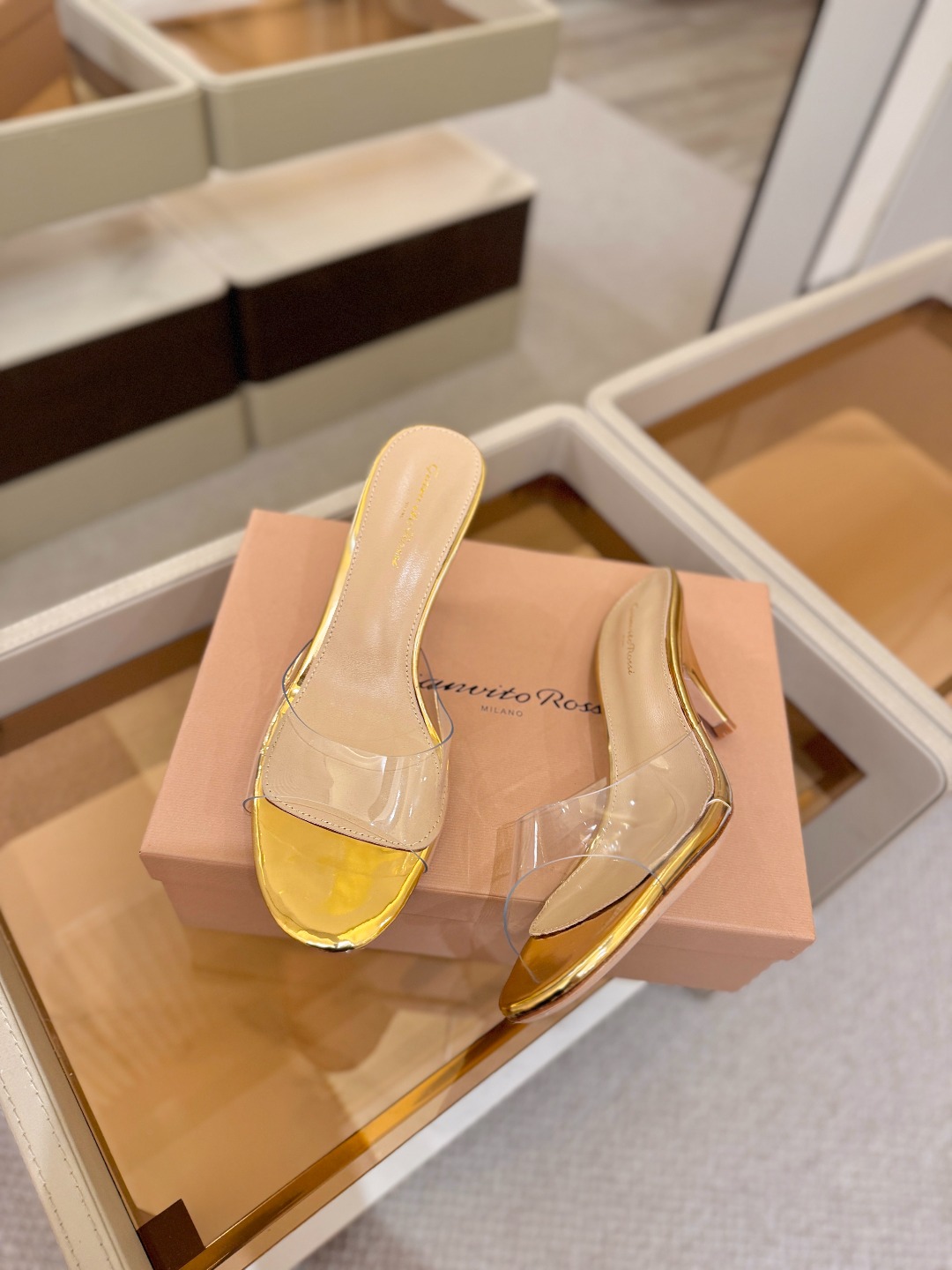 Gianvito Rossi 👠胶片拖鞋顶级版本！代购品质！👡圆头高坡跟跟拖鞋，宛如从童话中走来的仙履💖