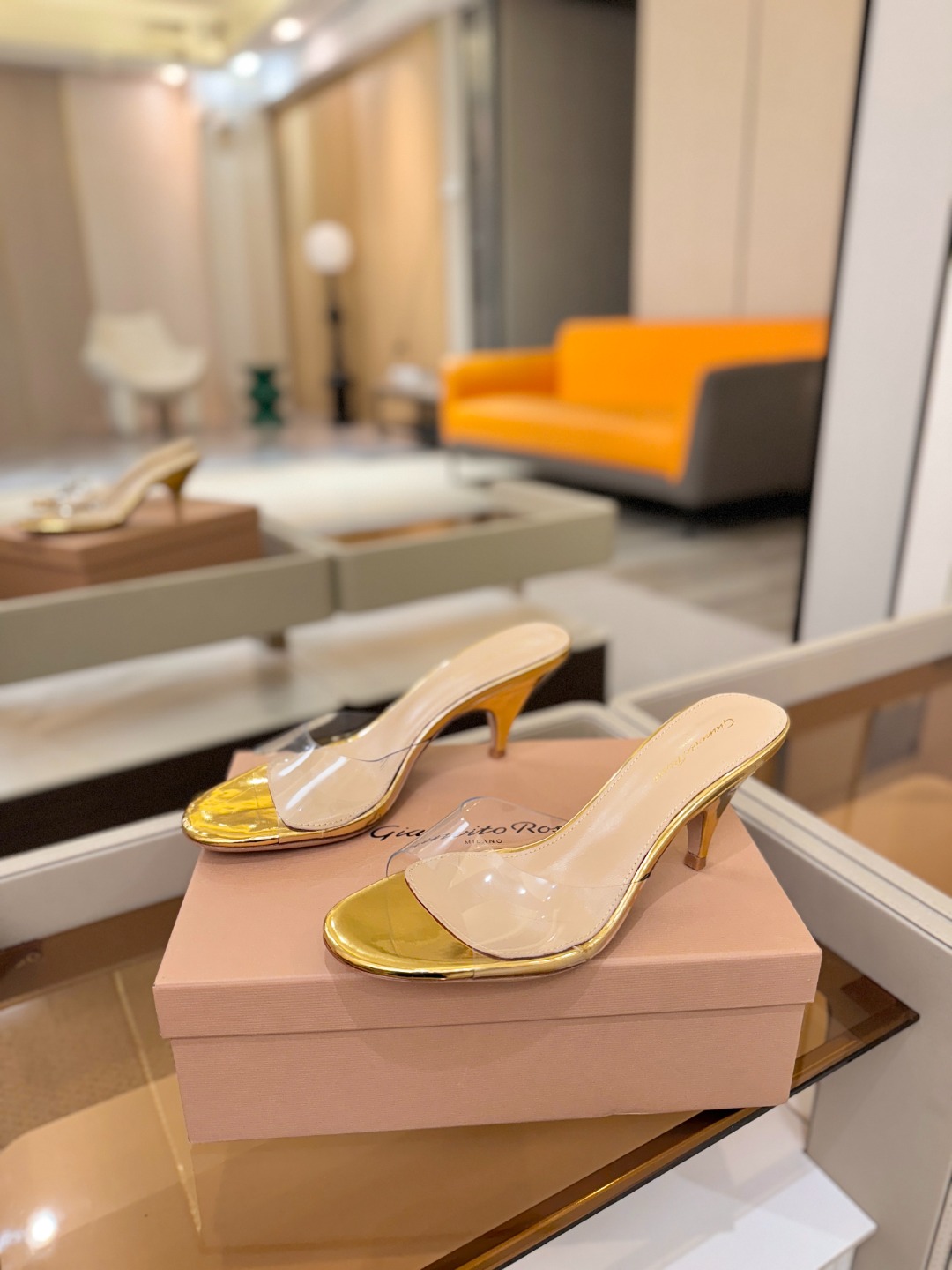 Gianvito Rossi 👠胶片拖鞋顶级版本！代购品质！👡圆头高坡跟跟拖鞋，宛如从童话中走来的仙履💖
