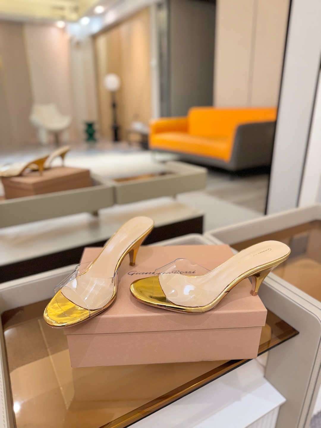 Gianvito Rossi 👠胶片拖鞋顶级版本！代购品质！👡圆头高坡跟跟拖鞋，宛如从童话中走来的仙履💖