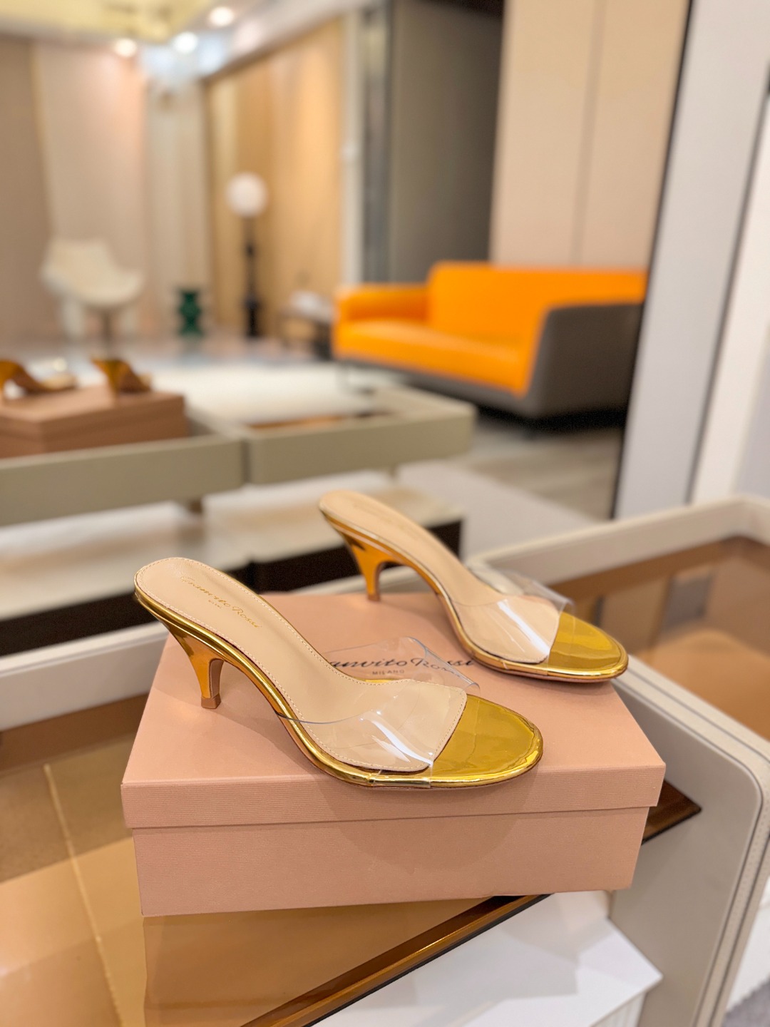Gianvito Rossi 👠胶片拖鞋顶级版本！代购品质！👡圆头高坡跟跟拖鞋，宛如从童话中走来的仙履💖