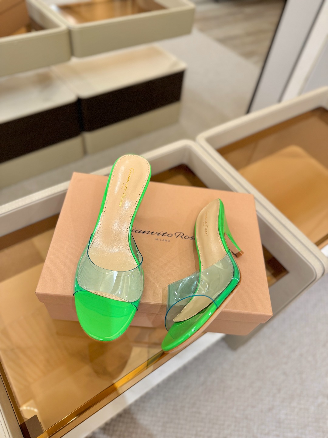 Gianvito Rossi 👠胶片拖鞋顶级版本！代购品质！👡圆头高坡跟跟拖鞋，宛如从童话中走来的仙履💖