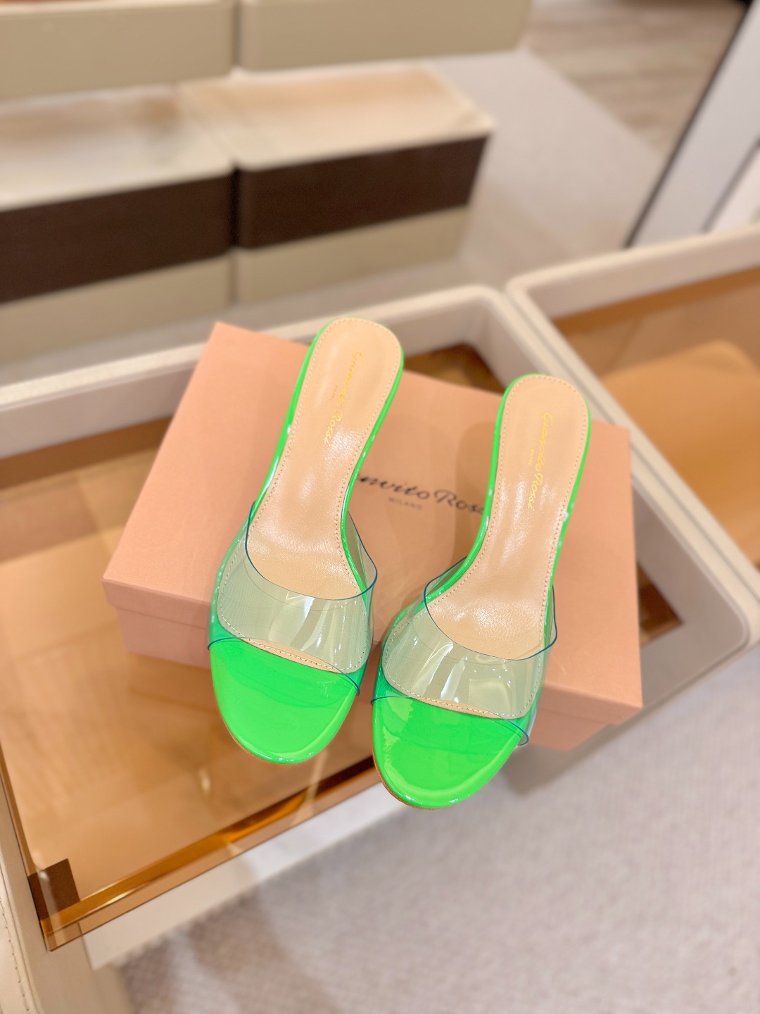Gianvito Rossi 👠胶片拖鞋顶级版本！代购品质！👡圆头高坡跟跟拖鞋，宛如从童话中走来的仙履💖