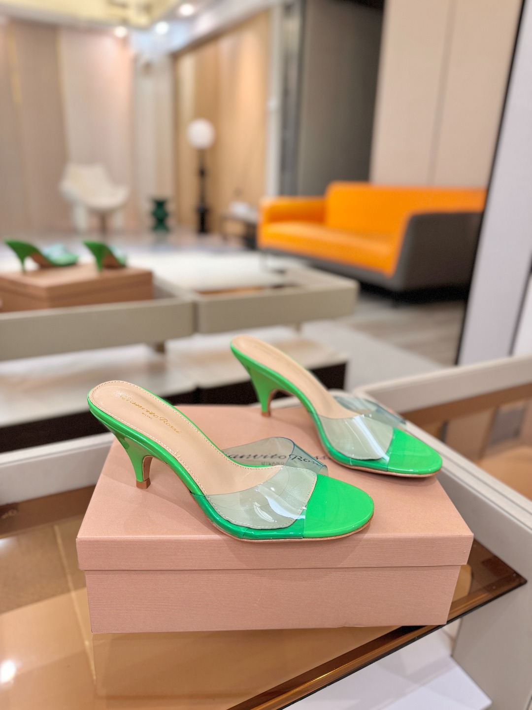 Gianvito Rossi 👠胶片拖鞋顶级版本！代购品质！👡圆头高坡跟跟拖鞋，宛如从童话中走来的仙履💖