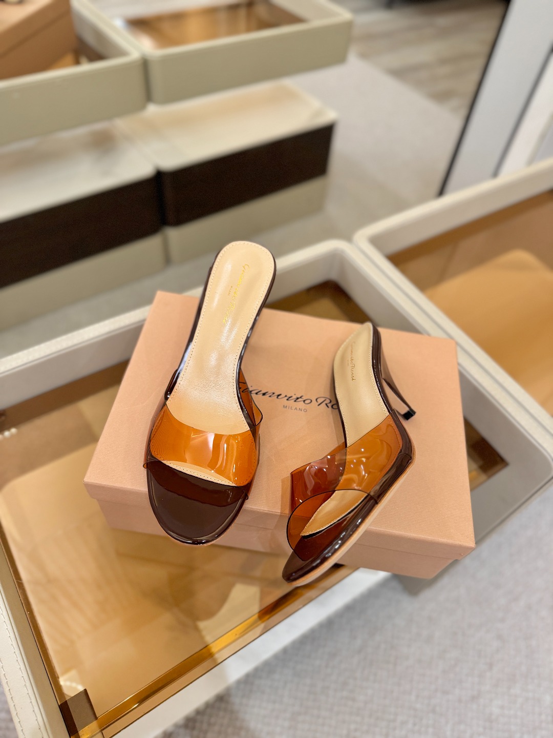 Gianvito Rossi 👠胶片拖鞋顶级版本！代购品质！👡圆头高坡跟跟拖鞋，宛如从童话中走来的仙履💖