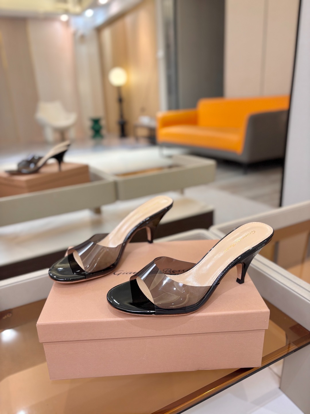 Gianvito Rossi 👠胶片拖鞋顶级版本！代购品质！👡圆头高坡跟跟拖鞋，宛如从童话中走来的仙履💖