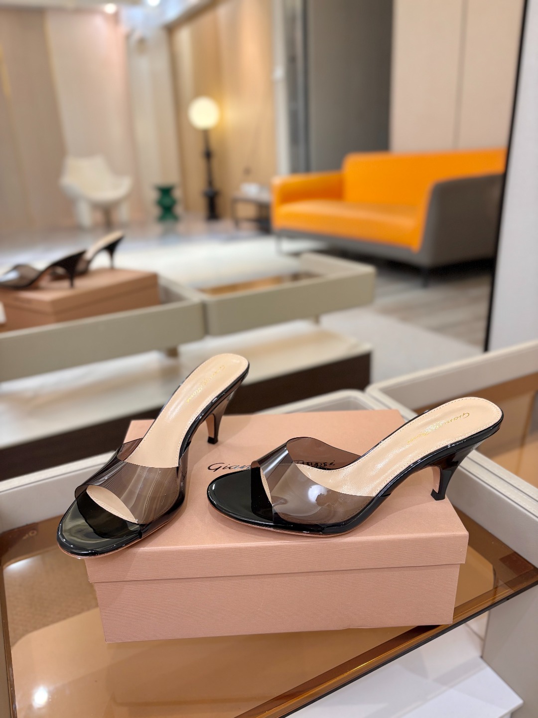 Gianvito Rossi 👠胶片拖鞋顶级版本！代购品质！👡圆头高坡跟跟拖鞋，宛如从童话中走来的仙履💖