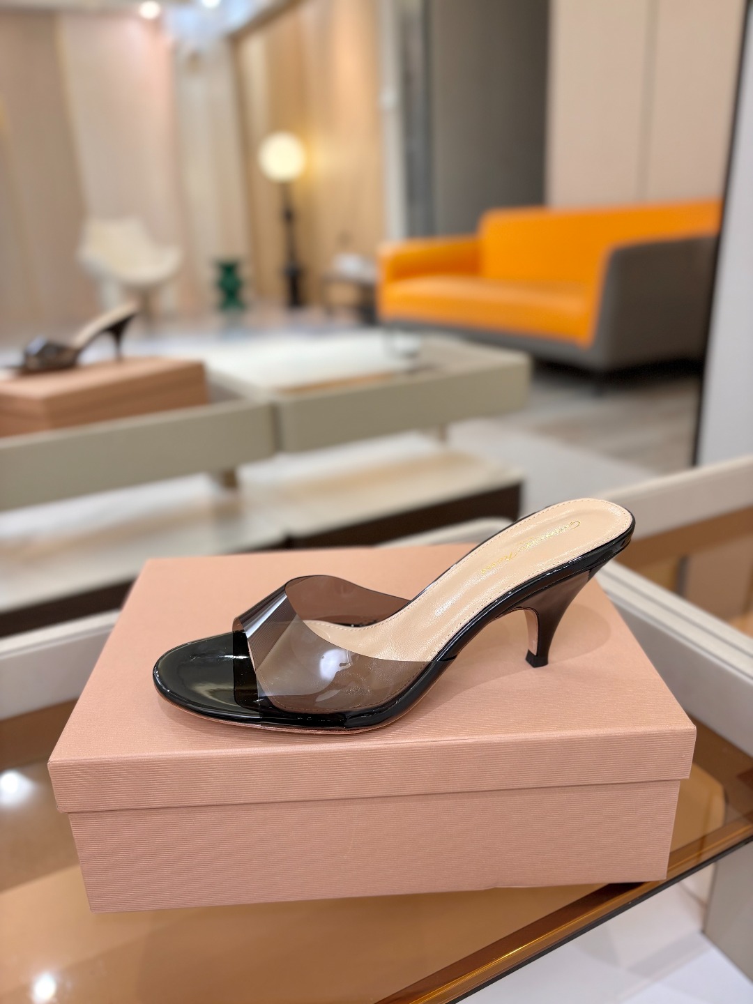 NO:869605,Price Gianvito Rossi Film Slippers Top version!  Purchasing quality!  The round toe high wedge heel slippers are like fairy shoes from a fairy tale. The round toe design highlights elegance, and the wedge heel gives a confident style. Wearing them, it feels like flowers are growing under your feet, and every step is fragrant, and you can enjoy the ultimate romance and luxury. _______________________  43 Customized (no return or exchange), high heels slippers, high heels, slippers, sheepskin, Leather soles19860909价格 Gianvito Rossi 胶片拖鞋 顶级版本！ 代购品质！ 圆头高坡跟跟拖鞋,宛如从童话中走来的仙履.圆头设计凸显优雅,坡跟赋予自信风采.穿上它,仿佛脚下生花,步步生香,尽享极致的浪漫与奢. ___________________________ * 全套包装. * 鞋面原版定制 * 垫脚 羊皮 * 鞋底 意大利真皮大底 * 跟高 8.5cm * 码数35－43（40 41 42 43定做不退换）,高跟鞋拖鞋,high heels,slippers,sheepskin,Leather soles,Women's Shoes