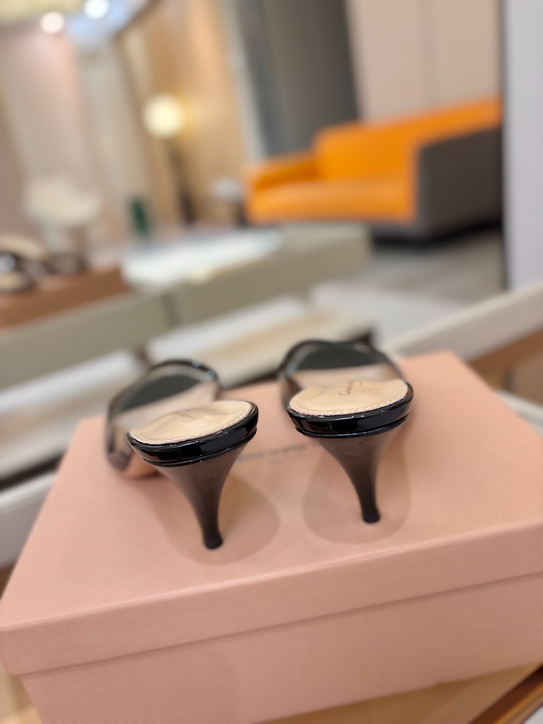 Gianvito Rossi 👠胶片拖鞋顶级版本！代购品质！👡圆头高坡跟跟拖鞋，宛如从童话中走来的仙履💖