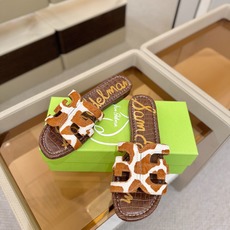 SAM EDELMAN(三姆爱德曼) 是来自纽约的轻奢设计师品牌 虞书欣代言同款🫰时尚休闲一字拖鞋 美式 SAM EDELMAN(三姆爱德曼) 是来自纽约的轻奢设计师品牌 虞书欣代言同款🫰时尚休闲一字拖鞋 美式