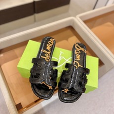 SAM EDELMAN(三姆爱德曼) 是来自纽约的轻奢设计师品牌 虞书欣代言同款🫰时尚休闲一字拖鞋 美式 SAM EDELMAN(三姆爱德曼) 是来自纽约的轻奢设计师品牌 虞书欣代言同款🫰时尚休闲一字拖鞋 美式