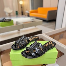 SAM EDELMAN(三姆爱德曼) 是来自纽约的轻奢设计师品牌 虞书欣代言同款🫰时尚休闲一字拖鞋 美式 SAM EDELMAN(三姆爱德曼) 是来自纽约的轻奢设计师品牌 虞书欣代言同款🫰时尚休闲一字拖鞋 美式
