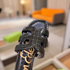 SAM EDELMAN(三姆爱德曼) 是来自纽约的轻奢设计师品牌 虞书欣代言同款🫰时尚休闲一字拖鞋 美式 SAM EDELMAN(三姆爱德曼) 是来自纽约的轻奢设计师品牌 虞书欣代言同款🫰时尚休闲一字拖鞋 美式