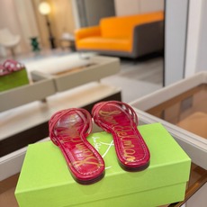 SAM EDELMAN(三姆爱德曼) 是来自纽约的轻奢设计师品牌 虞书欣代言同款🫰时尚休闲一字拖鞋 美式 SAM EDELMAN(三姆爱德曼) 是来自纽约的轻奢设计师品牌 虞书欣代言同款🫰时尚休闲一字拖鞋 美式