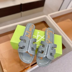 SAM EDELMAN(三姆爱德曼) 是来自纽约的轻奢设计师品牌 虞书欣代言同款🫰时尚休闲一字拖鞋 美式 SAM EDELMAN(三姆爱德曼) 是来自纽约的轻奢设计师品牌 虞书欣代言同款🫰时尚休闲一字拖鞋 美式