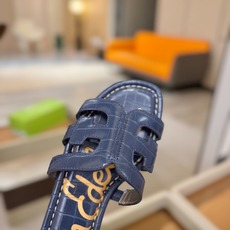 SAM EDELMAN(三姆爱德曼) 是来自纽约的轻奢设计师品牌 虞书欣代言同款🫰时尚休闲一字拖鞋 美式 SAM EDELMAN(三姆爱德曼) 是来自纽约的轻奢设计师品牌 虞书欣代言同款🫰时尚休闲一字拖鞋 美式