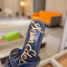 SAM EDELMAN(三姆爱德曼) 是来自纽约的轻奢设计师品牌 虞书欣代言同款🫰时尚休闲一字拖鞋 美式 SAM EDELMAN(三姆爱德曼) 是来自纽约的轻奢设计师品牌 虞书欣代言同款🫰时尚休闲一字拖鞋 美式