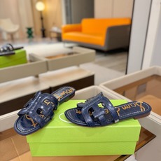 SAM EDELMAN(三姆爱德曼) 是来自纽约的轻奢设计师品牌 虞书欣代言同款🫰时尚休闲一字拖鞋 美式 SAM EDELMAN(三姆爱德曼) 是来自纽约的轻奢设计师品牌 虞书欣代言同款🫰时尚休闲一字拖鞋 美式
